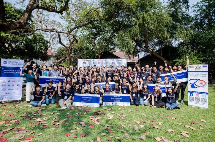 Group photo of participants in the Thailand Smogathon
