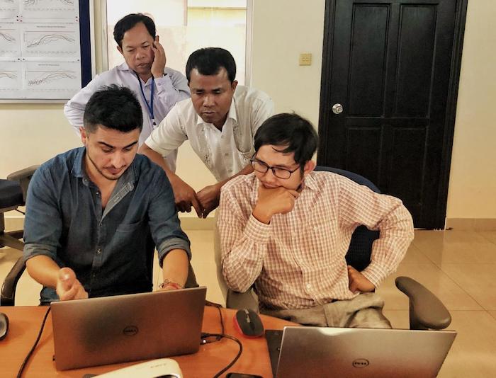 SERVIR-Mekong team meets with RFDMC staff members