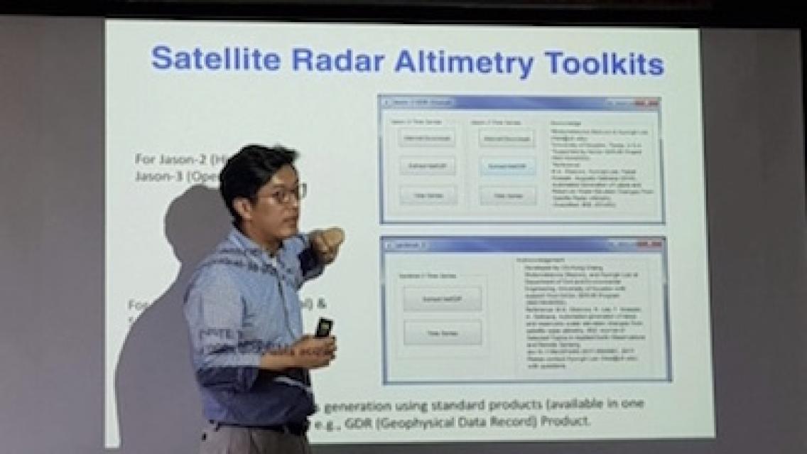 Hyongki Lee discusses Satellite Radar Altimetry tools at a training in Cambodia